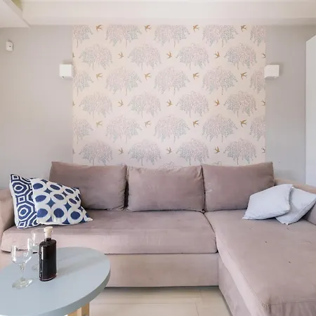 Glaros Twin, Flats W. Private Garden Near