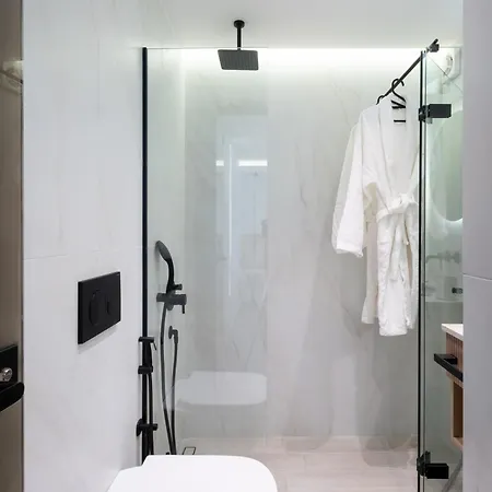 Glaros Twin, Flats W. Private Garden Near Appartamento Daratsos