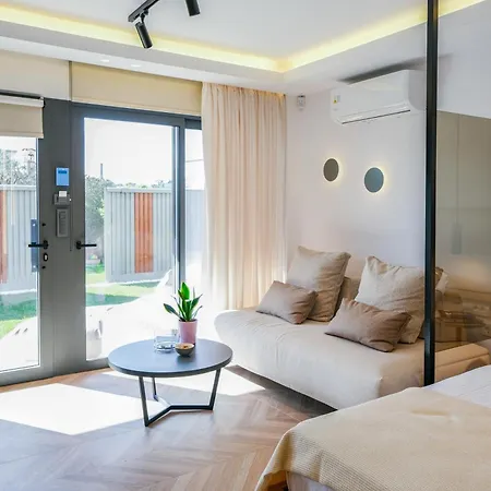 Appartamento Glaros Twin, Flats W. Private Garden Near