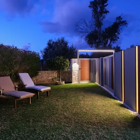 Glaros Twin, Flats W. Private Garden Near *